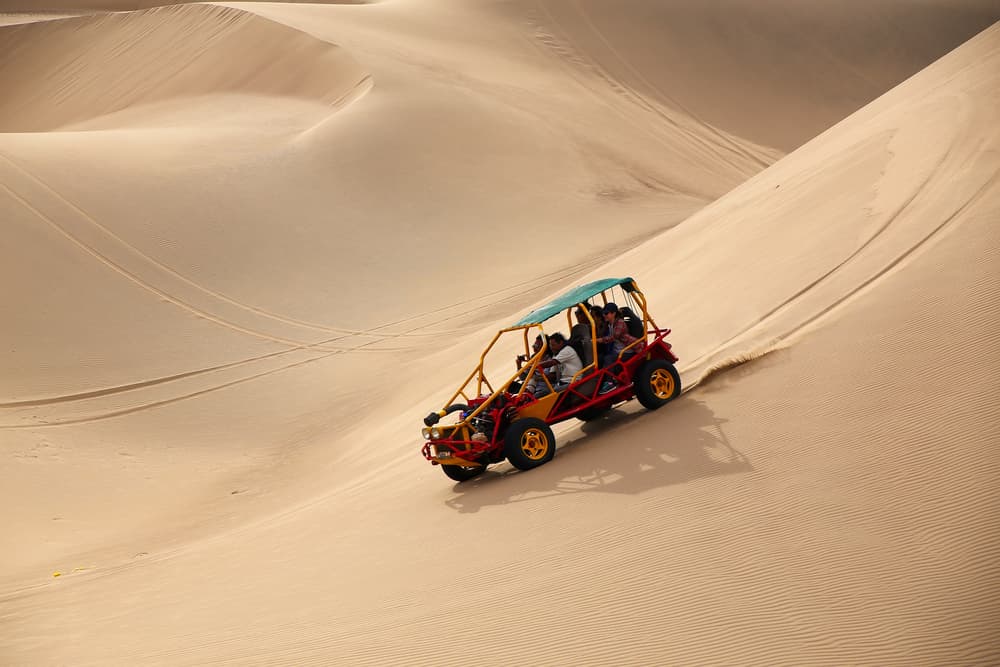 Buggy y sandboard en Huacachina